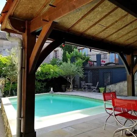 Tatil Evi Captivating 2-bed House In St Apre